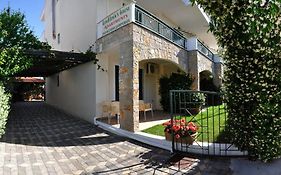 Kondilenias House